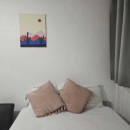 Whites Inn Лондон Екстериор снимка